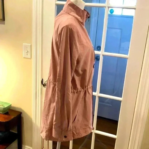 MINE light pink polyester lightweight jacket.  Size M. Full zipper close. - Picture 6 of 11